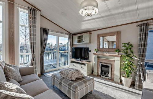 Kingfisher Lodge - Lakeside Lodge With Hot Tub - Foto 47