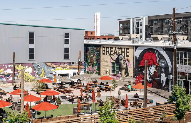 Bright & Breezy | RiNo Art Lofts - Foto 19