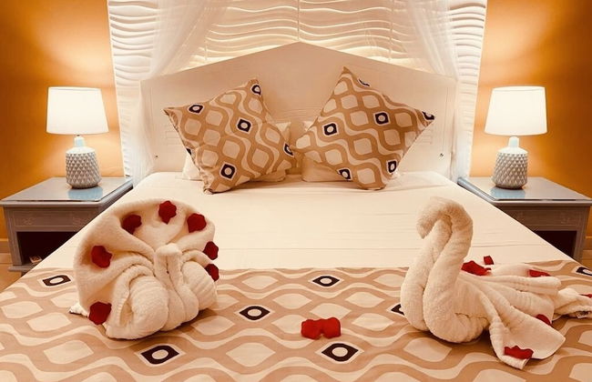 Tropicana Suites - Photo 4