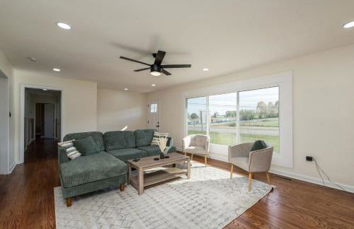 NEW Dragster Dream House - Game Room - Walk to the Speedway - Foto 12