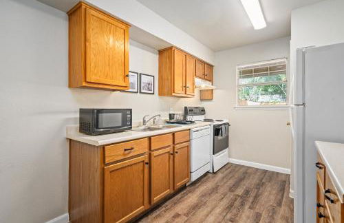 12D- In-unit Washer & Dryer - Free Parking - Fast Wi-Fi - Foto 25