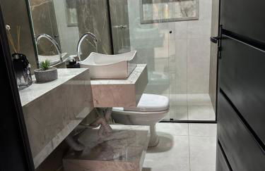 Casa Frente ao Lago com Piscina Aquecida no Melhor Condomínio - Foto 12