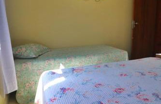We offer a crib, bed and bath linens - Foto 2