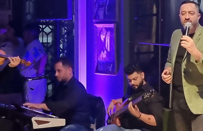 Cena con espectáculo oriental en Beirut - Foto 1