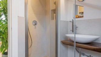 Bright penthouse attic in the heart of Milan - Foto 3, towels, Shower