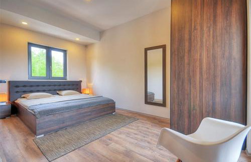 Villa Onyx for 12 people near Porec with 65 private pool and jacuzzi - Photo 32