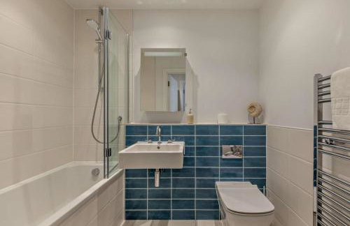 Byron - Luxury Self-Catering Coastal Apartment at the Heart of Woolacombe with Heated Indoor Pool & Gym - 4 Minutes Walk to Beach! 6 Middlecombe - Photo 14