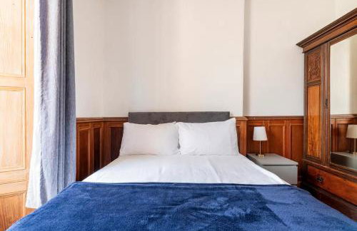 Luxury Victorian 5 bedroom apartment by Lady road apartments - Foto 49