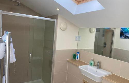 Homely & Warm Trumpington House w Parking, 5 mins drive to Bio Medical Campus, Addenbrooke's & Papworth hospitals - Foto 46