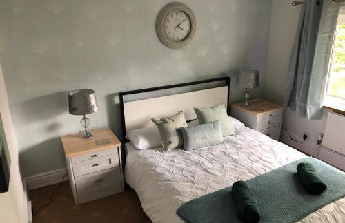 Cosy Rustic 3 bed cottage, great train links - Foto 9