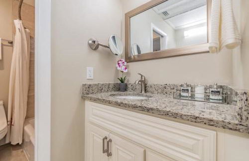 Luxury Holistic Oasis by Bayshore/Hyde Park/SoHo - Foto 40