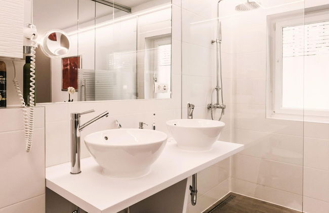 Worth Apartment in Maria in the Garden - Photo 9