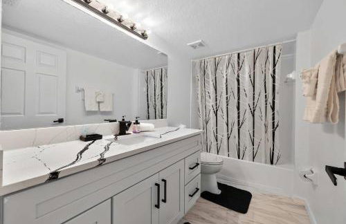 Elegant 4BR Luxury Home - Private Pool Disney - Foto 54