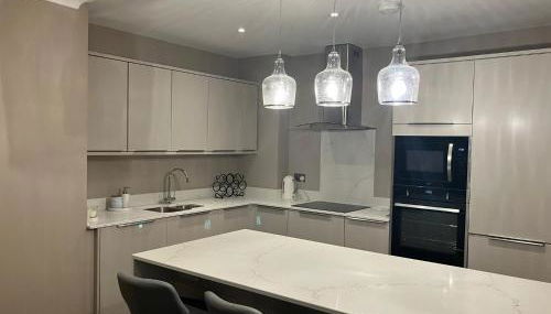 Buckingham Court - Photo 3, pet friendly, minibar