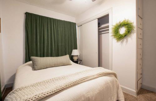 Home Sweet Home - Loft 3 BR - 1 BA WIFI SMART TV - Photo 16