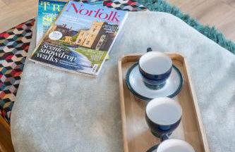 Peaceful Stylish Entire Apartment - Views, Gardens, Firepit, Balcony - Photo 12