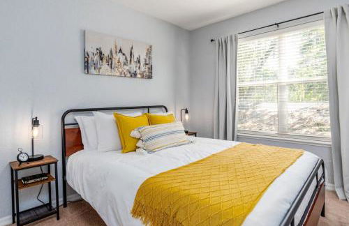 Modern DT Home-King size Bed-Patios-Long Stays-WiFi - Foto 35