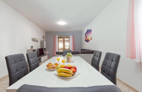 Holiday House Laetitia with pool - Foto 33