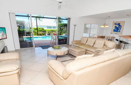 Altaira - Top Location Lake View Pool Spa4 Bed - Photo 26