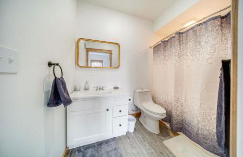 Golf Course View Centrally Located Condo in Erie - Foto 17