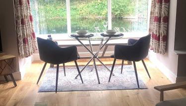The Studio, spacious riverside property in Ludlow with private parking - Foto 2