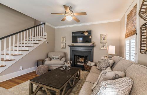 New Listing - Centrally located Beaufort home - Foto 10