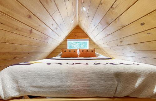 Relaxing Retreat with Deck, 1 Mi to Lake Arrowhead! - Foto 18