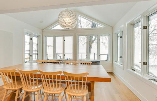 Lake Wisconsin Retreat with Dock Great for Groups! - Foto 8