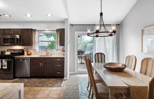 Lake Cottage with Hot Tub and Game Room - Foto 65