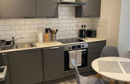 Bright & Stylish 1-bed Apt W/free Parking & Wi-fi - Photo 22