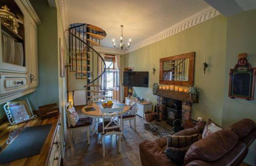 Stunning Central Villa by Golf Course & Beach - Foto 16