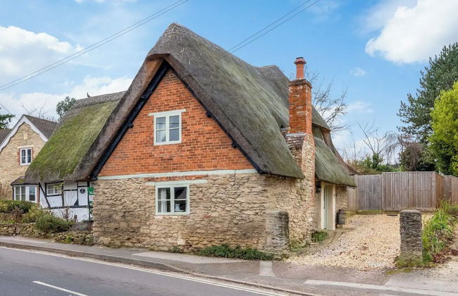 16th Century Thatched Cottage - Photo 16