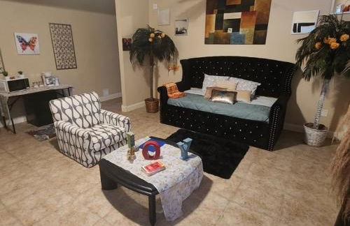 Private Pet-Friendly 2BR Suite with Movie Theater & Pond View and Access - Foto 3