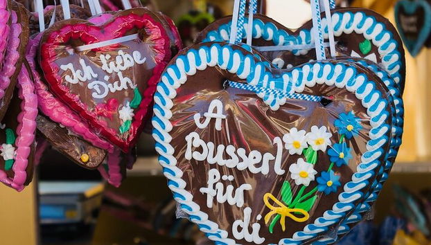 Oktoberfest Tour All in Tischreservierung mit 2 Fahrgeschäften - Foto 4, traditionelles Lebkuchenherz (inklusive)