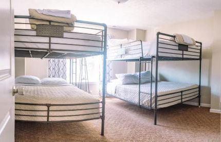 New 4 Bedroom House for Downtown Travelers - Foto 38