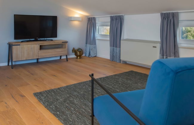 Villa with Swimming Pool, Outdoor Kitchen, Sauna, Hot Tub, Play Area, Sea View - Foto 51