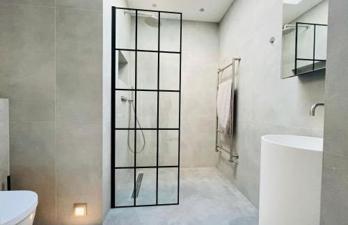 Stunning, architecturally designed Garden Studio with Parking - Foto 9