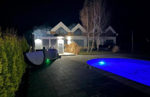 Słońce i Woda Domki Całoroczne, Podgrzewany Basen, Balia z jacuzzi, Klimatyzacja, Bezpłatny Parking - Foto 5