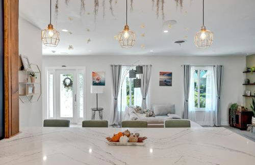 Amazing 5 bed house w pool, jacuzzi and your own boat - Foto 34