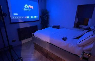 The Connaught Suite - Inc Private Hot Tub - Photo 9