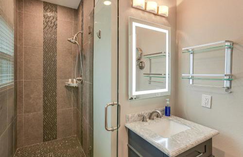 Pets Welcome Home with Deck and Patio in Hockley! - Foto 13