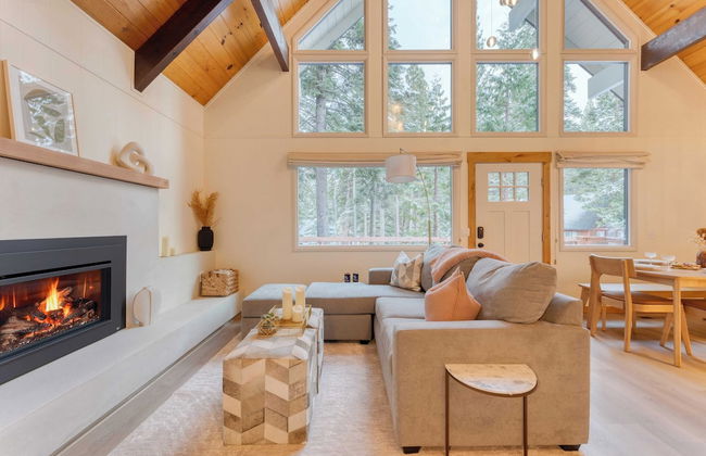 Peaceful Tahoe Retreat 5mins to Lake Cozy Modern Cabin - Foto 5