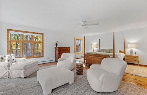 Modern Lux Cabin w Mtn Views and Fire Pit - Foto 12