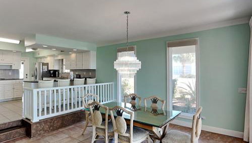 Lion On The Beach - Photo 4