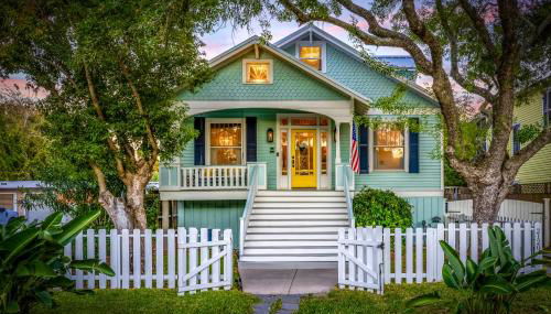 Historic 1926 Summerwind with Heated Pool - 3 Blocks to Beach - Foto 2