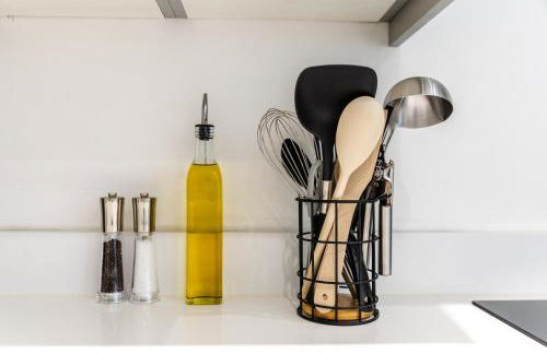 Beach Haven, Steps to Sand, Trails & Shops, Highly Rated 2-Bedroom House Minutes from Mumbles Beach with a Patio - Photo 20