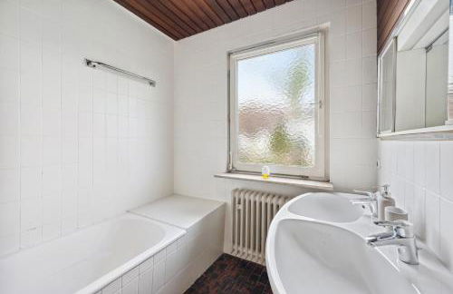 kostengünstige Wohnungen für Monteure in Zizishausen-Nürtingen, WiFi, Smart TV, Parkplatz, Autobahn A8, Stuttgart - Photo 10