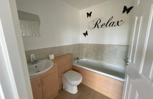 Brigantine House - Spacious 3-Bedroom Ensuites, Private Parking Included - Foto 6