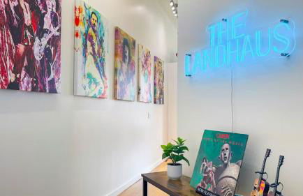 Downtown Cleveland: Steps To Sports & Events 2 Bedroom Condo by RedAwning - Foto 12