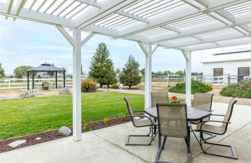 Our Farmhouse, Our Place: Cozy and Cute homestead! - Foto 4